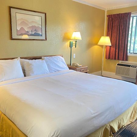 Smokies Inn - New Linens & Ultrafast Wifi - Friendliest Hospitality Guaranteed! Kodak Εξωτερικό φωτογραφία