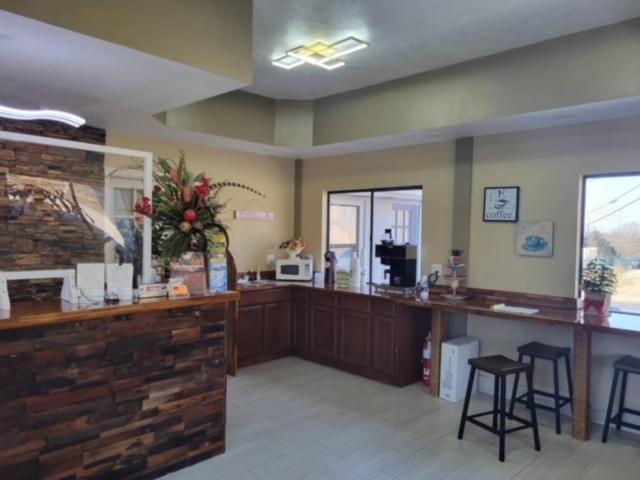 Smokies Inn - New Linens & Ultrafast Wifi - Friendliest Hospitality Guaranteed! Kodak Εξωτερικό φωτογραφία